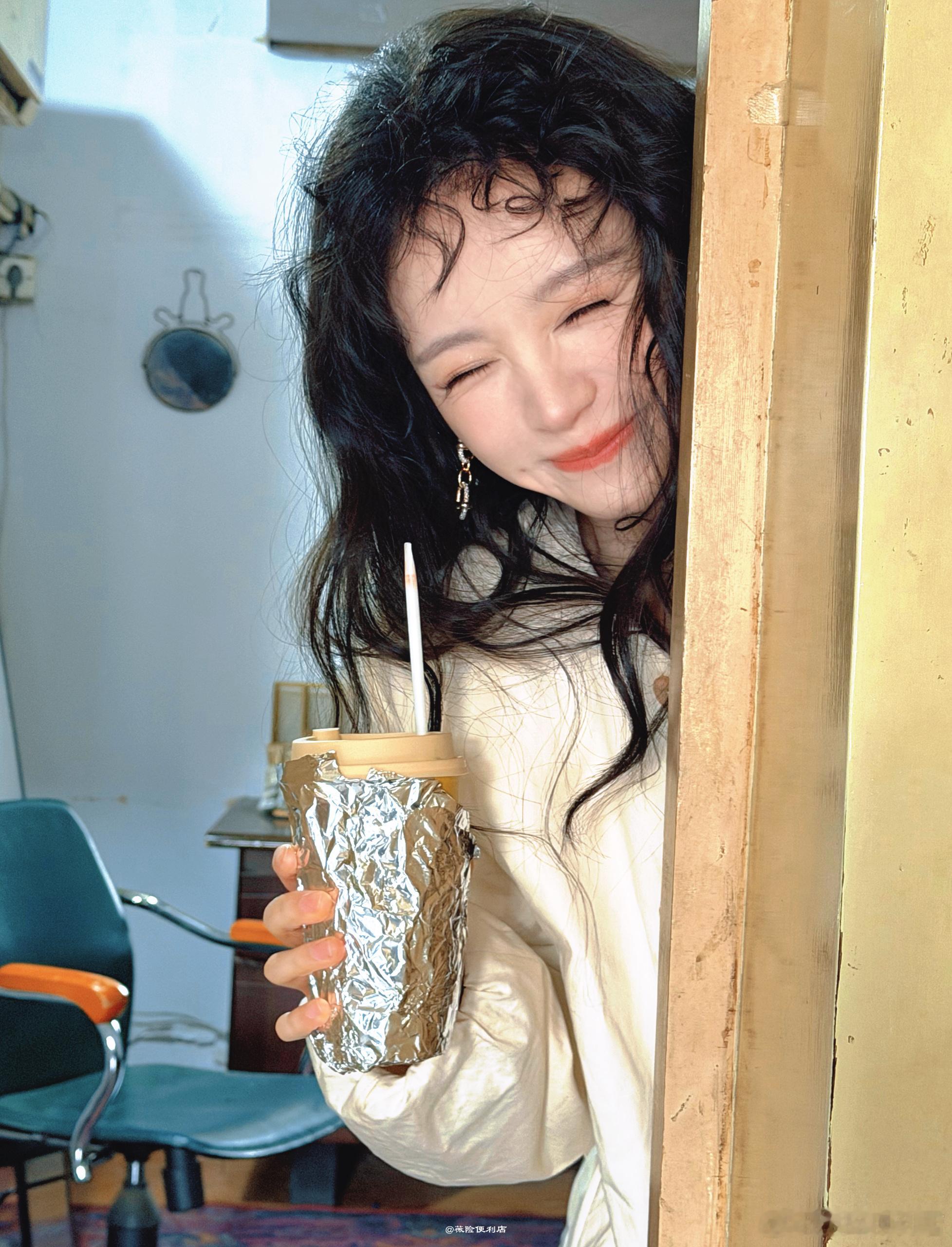 怎么会有如此可爱的女孩子啊田曦薇