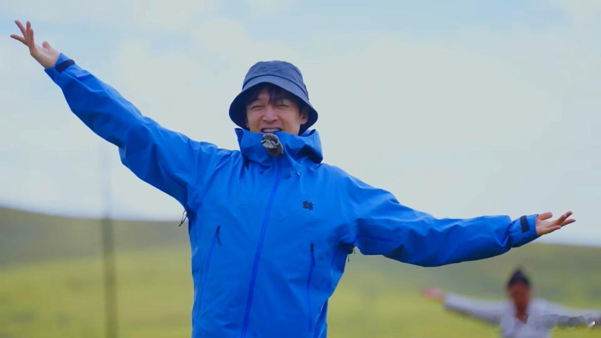 一路前行2开播  一路前行 跟着明星团，去领略自然的神奇，探寻人与自然的联结，今