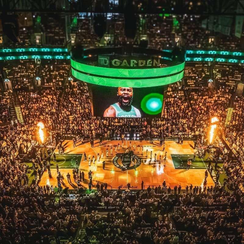 想到夺冠的那赛季，首轮和次轮的主场第二场都拉了，是不是心情就又好受了点？波士顿凯