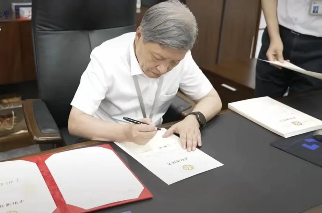 不少人唱衰福耀科技大学，但当投档分数线出来之后，福耀科技大学的开局还是很不错的。