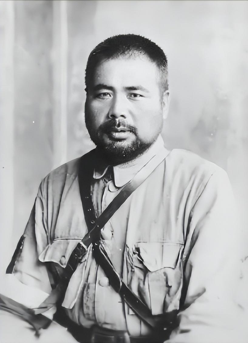 1922年，冯玉祥前往保定见曹锟。

刚见面，冯玉祥便泪眼汪汪的说道：“我打小就