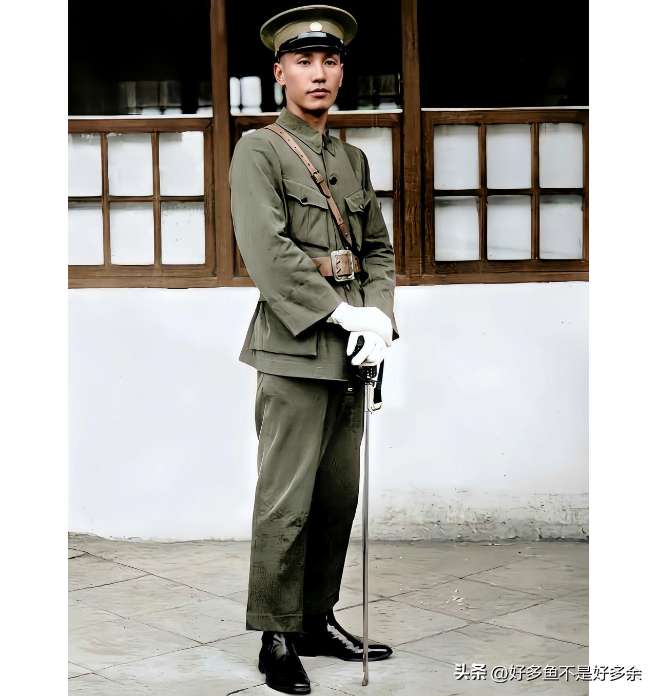 这才是真实的年轻蒋中正，大家都好好的看一下吧！这而非演戏，也绝非影视剧里的饰演者
