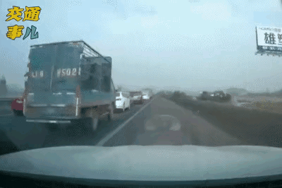 这个不能算追尾吧，我觉得判同等责任比较合适，然后每人扣6分。