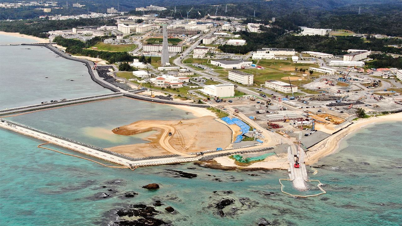 美国国防部近日表示，在未选定可供替代的长距离跑道之前无法返还普天间基地设施，并称