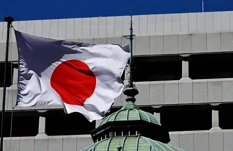 日本政府这波装傻的演技，连自己人都骗不过去了！驻日美军战机飞到中东狂轰滥炸，日本