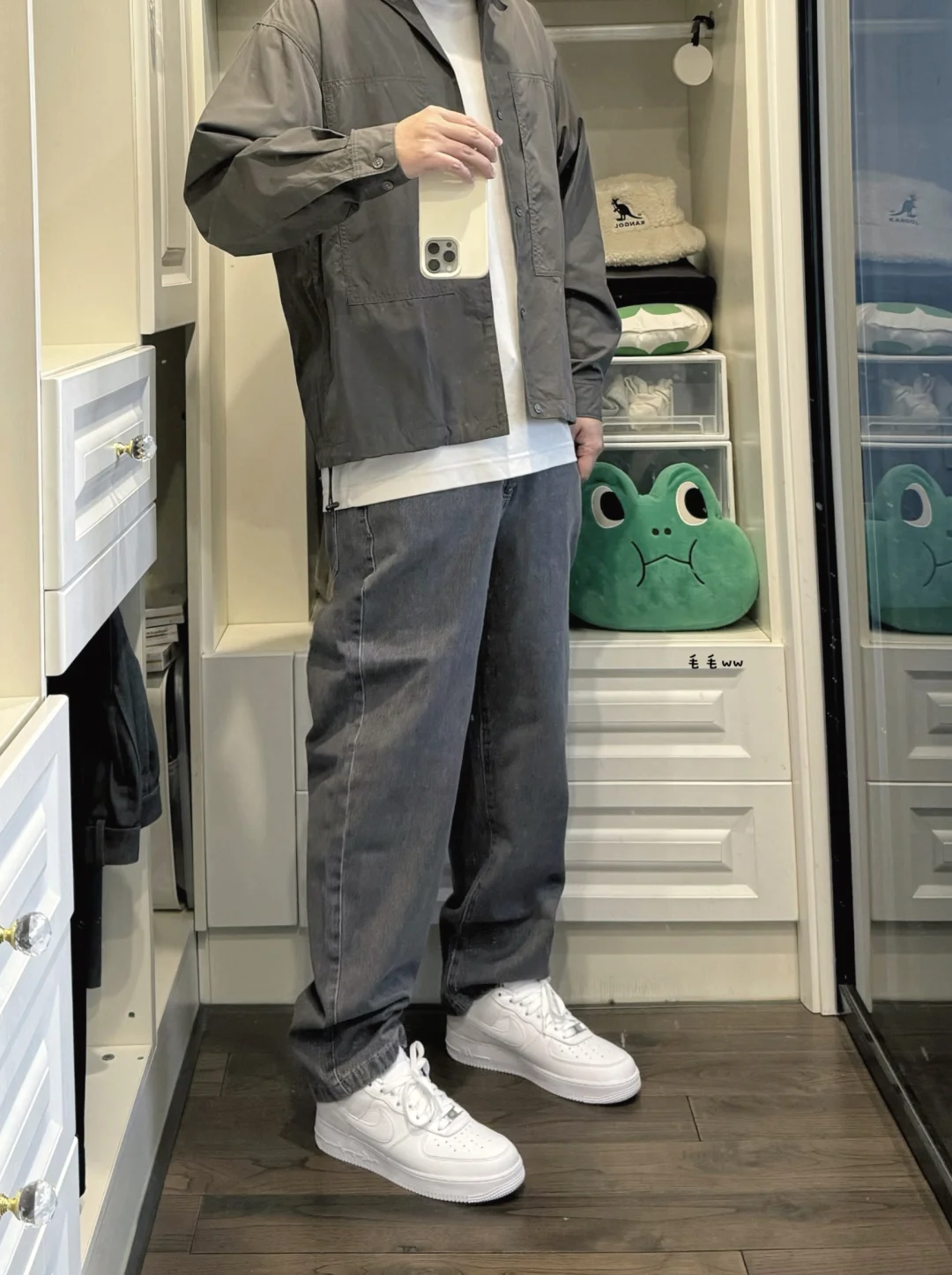 深灰色系｜牛仔裤穿搭