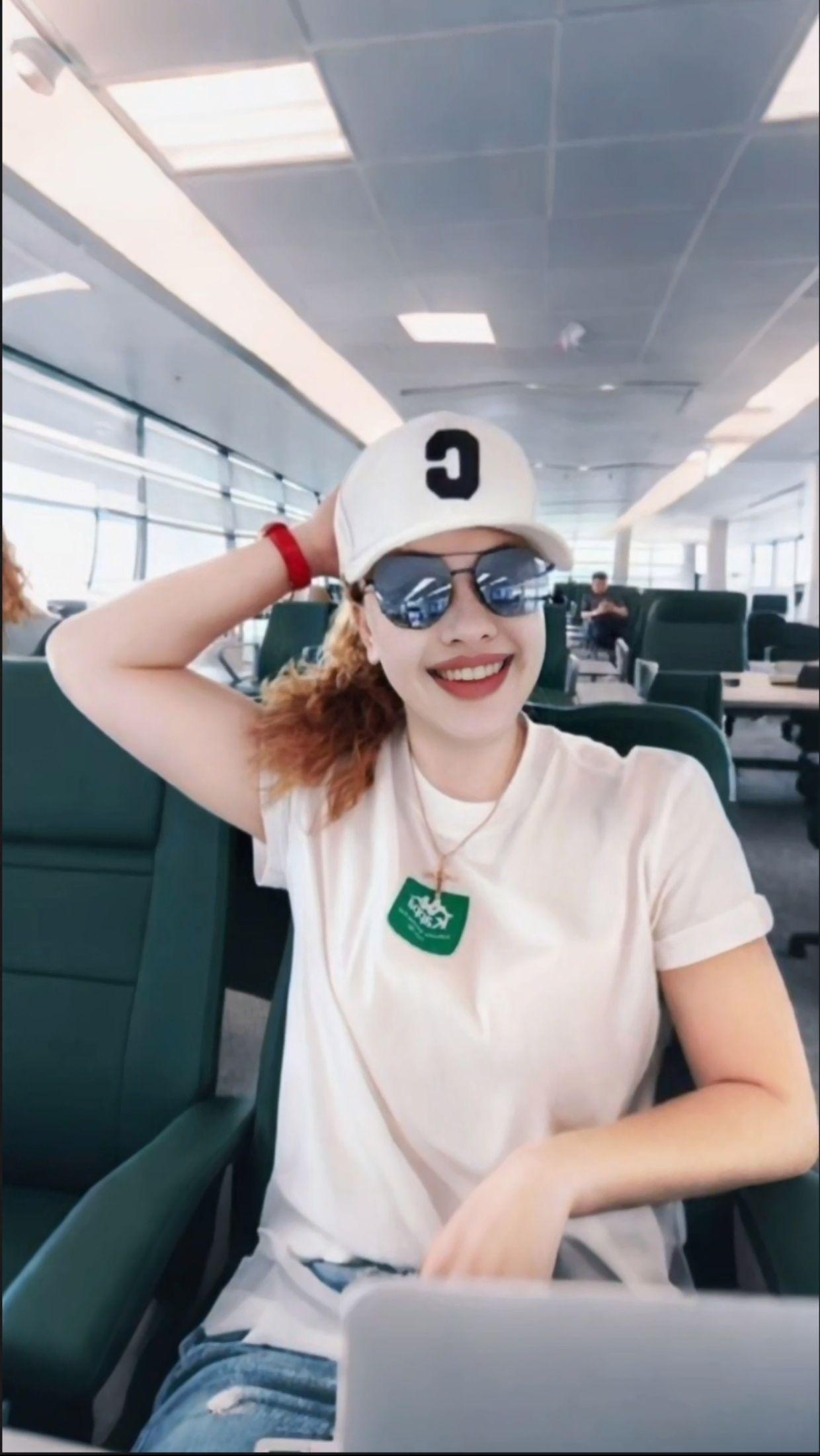 总有那么一个人，那么远，又那么近，不在眼前，却一直在你心里。