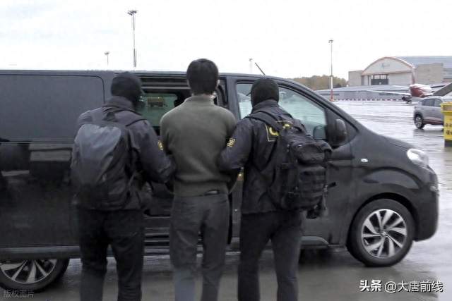 普京这招够狠，日本间谍刚想跑，被俄方逮个正着，高市只能干瞪眼