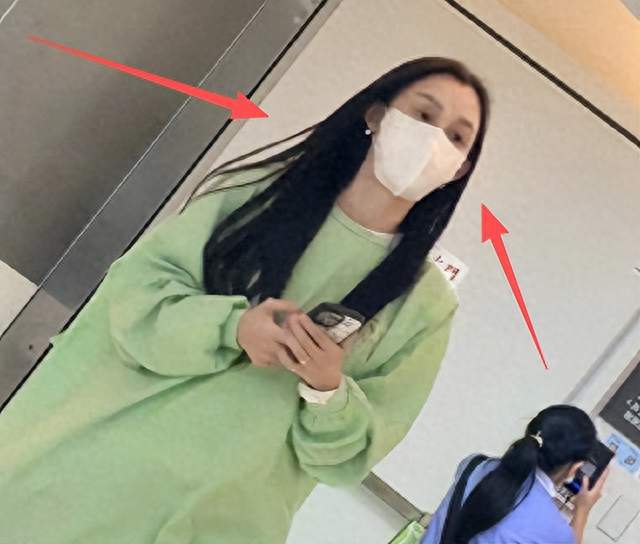 范玮琪现身医院！她蹲在ICU外等候 满脸憔悴，陈建州尚未脱离危险