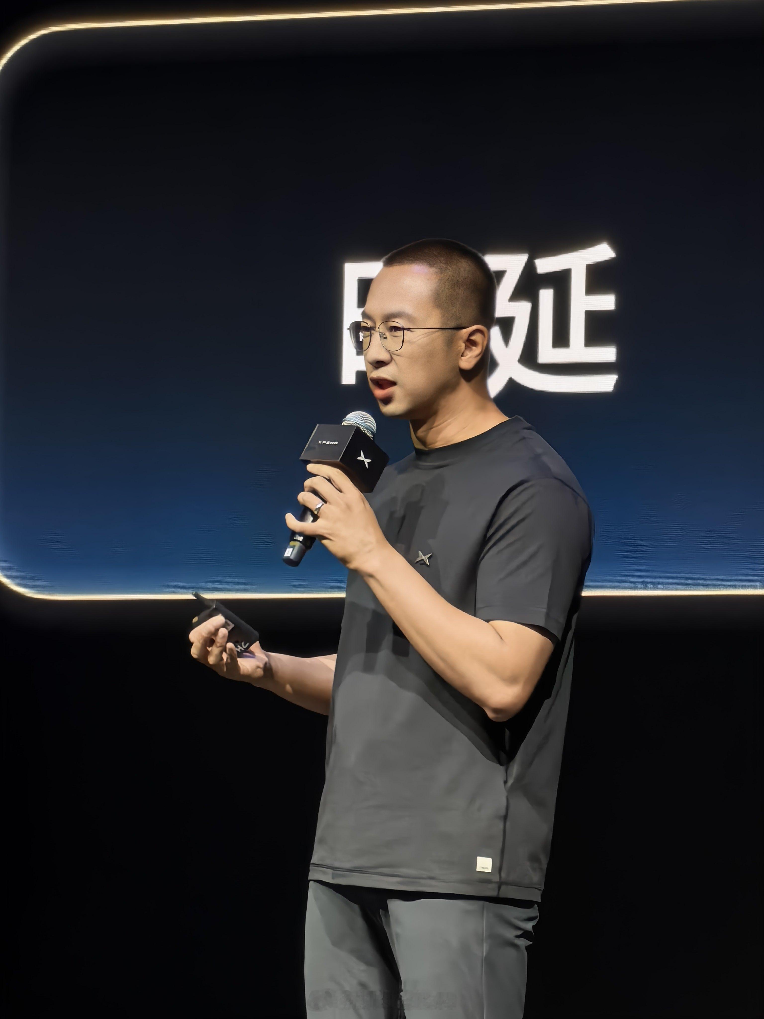 先明的发型也是新版本，依然帅气😎新能源汽车 ​​​