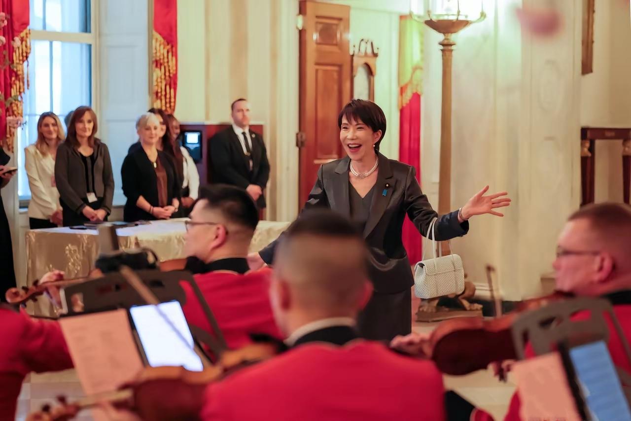 日本隔空喊话中国！

根据中国海关总署发布的数据显示，在2026年前两个月，稀土