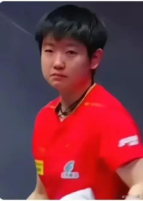 都说格局是委屈撑大的
莎莎赢了比赛
却委屈的什么似的
这苦日子啥时候是个头哇？！