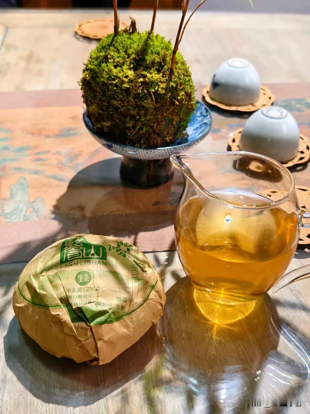 生活的底色💫本就是人间烟火
有脚踏实地的努力也要有仰望星空的诗意用心生活🥂一