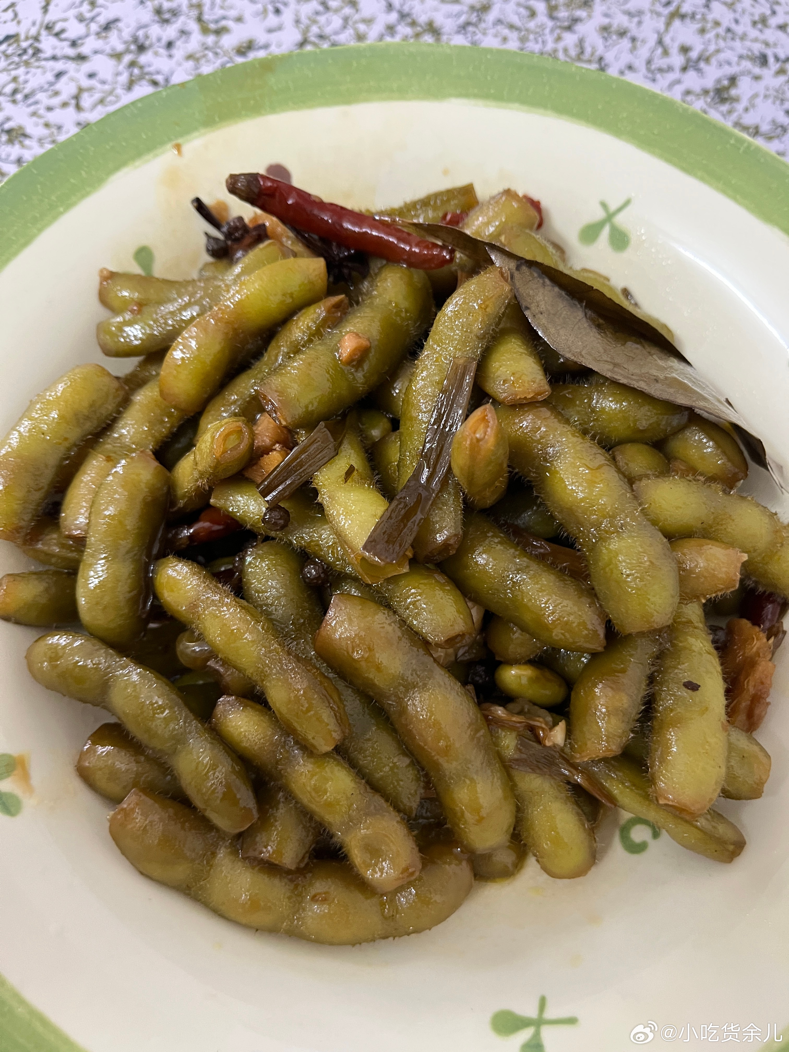 自己做的毛豆，味道还行，在超市看到人家买，我也想吃，原来自己做也不难。杉杉来了2