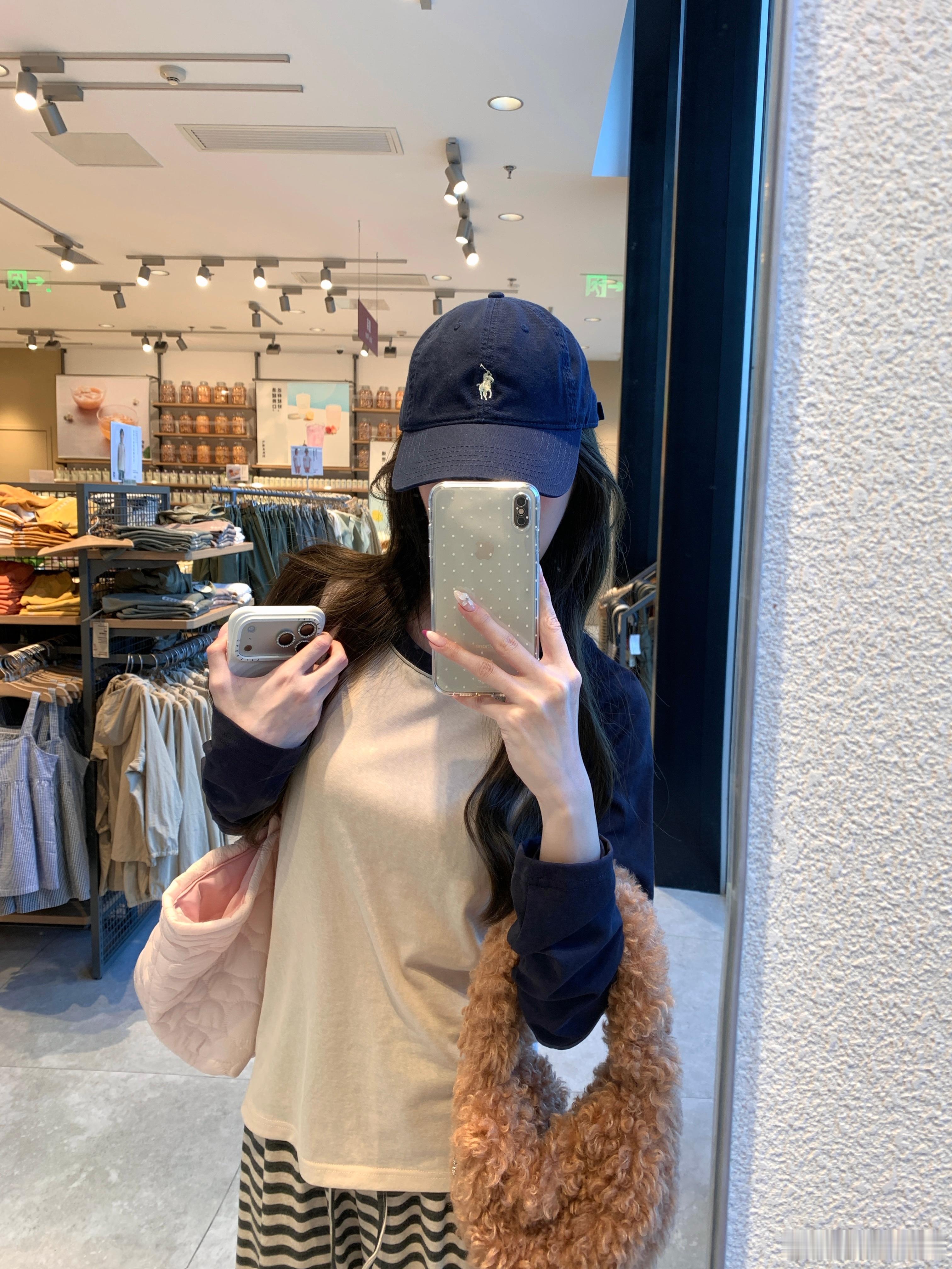 💭🫶🏻👍 摸老婆穿[团圆时刻]藏蓝最韩了，这个改了三版超级满意领口不是很
