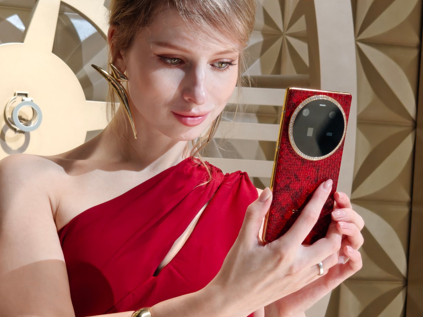 AWE2026现场直击追觅AURORA手机全球首秀，直接刷新对高端手机的认知！双