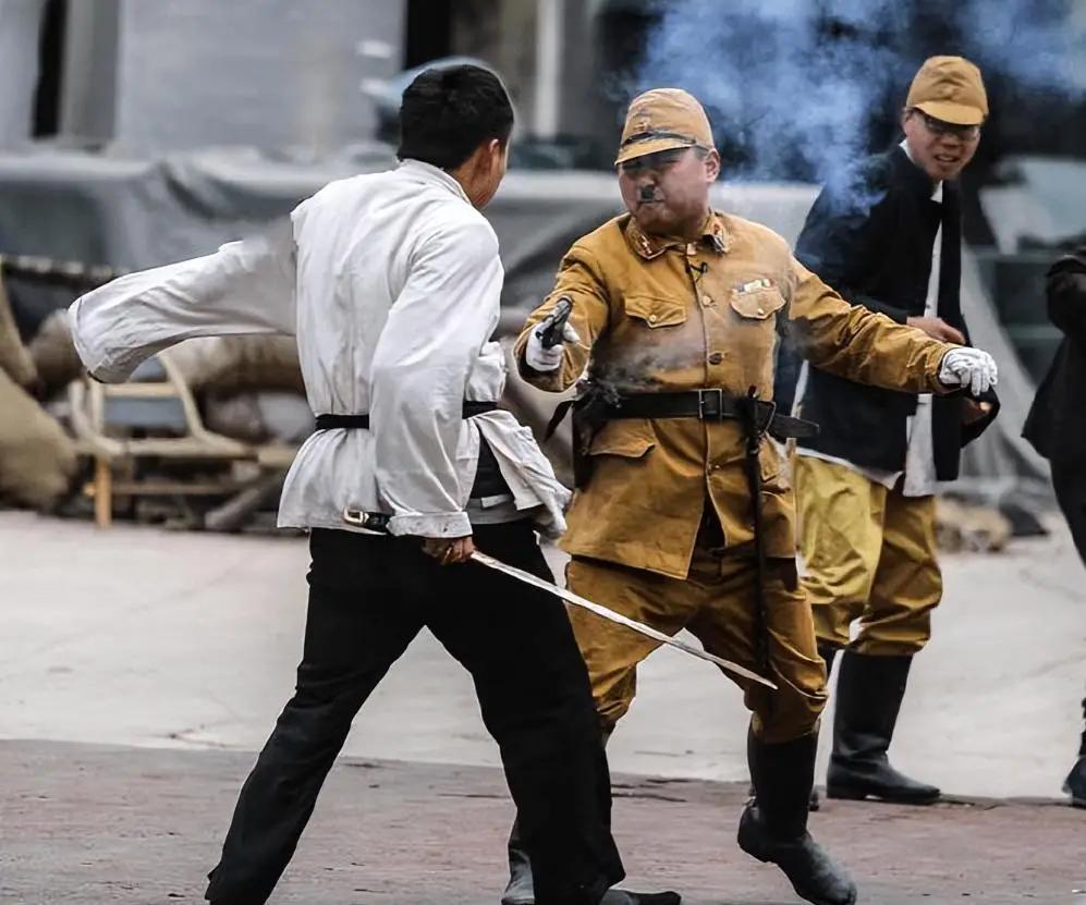 外国人发现一怪象:日本说台海有事就是日本有事时,中国老百姓不是恐惧,而是格外兴奋