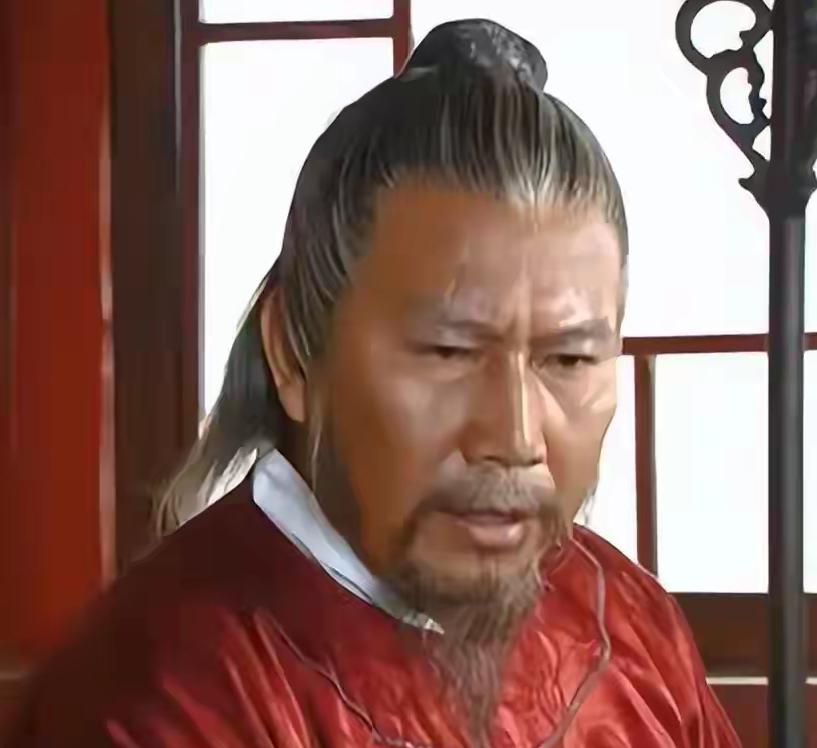 李善长被押刑场没求情，只问朱元璋：我死不冤，陛下还要杀几个？
 
秋日的刑场刮着