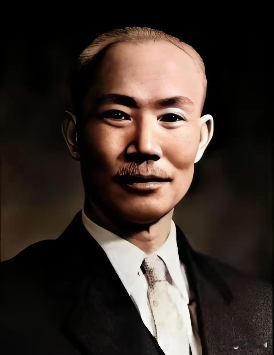 陈诚在台湾期间，注意吸取国民党在大陆失败的教训，努力缓和与当地农民之间的矛盾，推