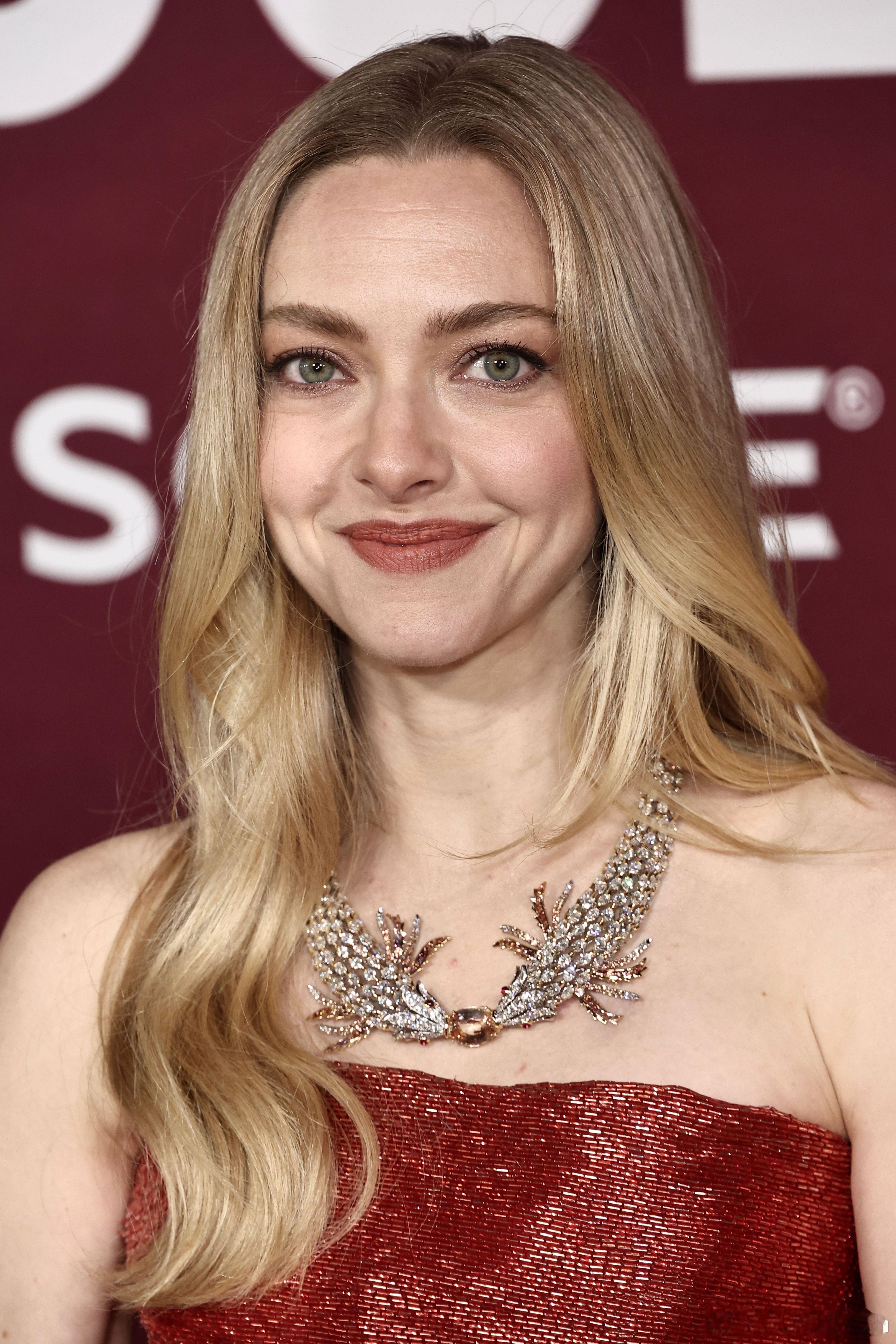 忙完这个忙那个！amanda seyfried阿曼达塞弗莱德在纽约出席另一部主演