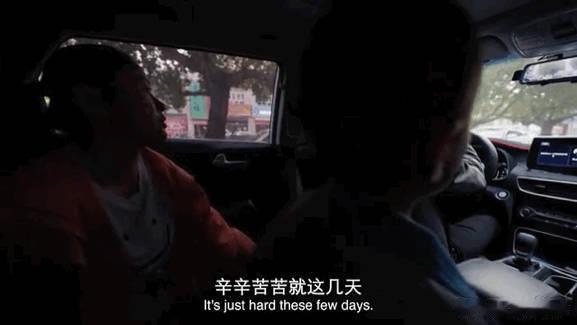 这片土地长出了最美的云朵新疆棉田里绽放的不只是棉花，更是希望！《地上的云朵》这片