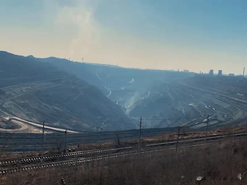 惊爆！女子连发5天视频向“出轨丈夫”致歉，背后竟是因曝光婚外情被起诉！
    