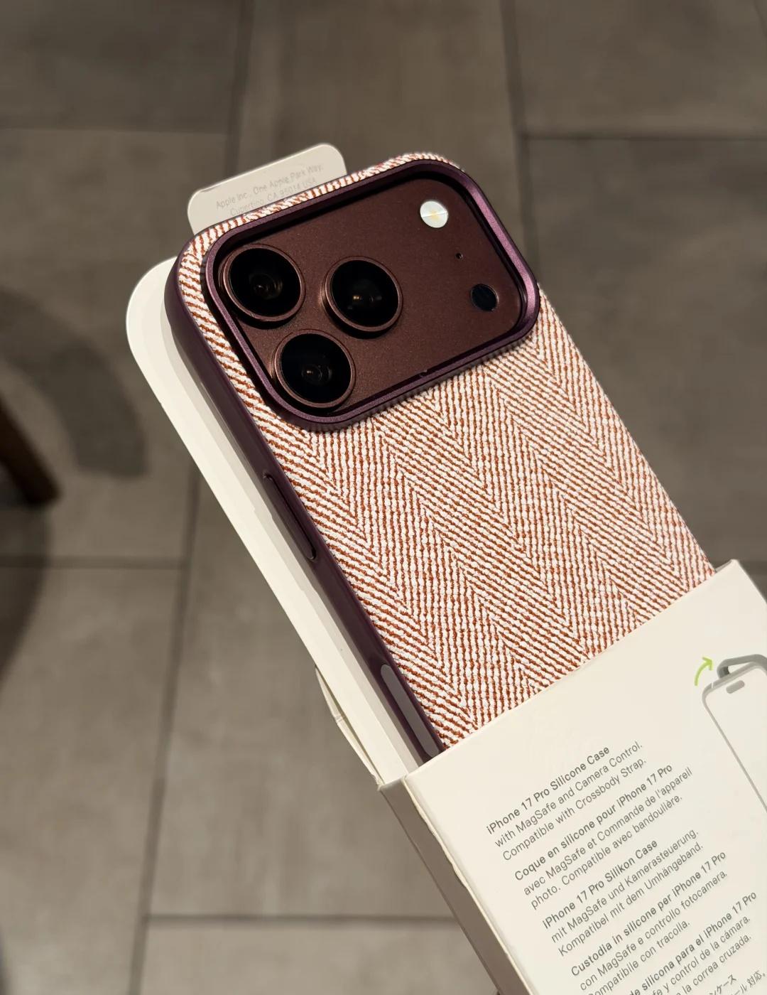 iPhone18pro勃艮第酒红越看越喜欢啊🍷
iPhone18 iphone