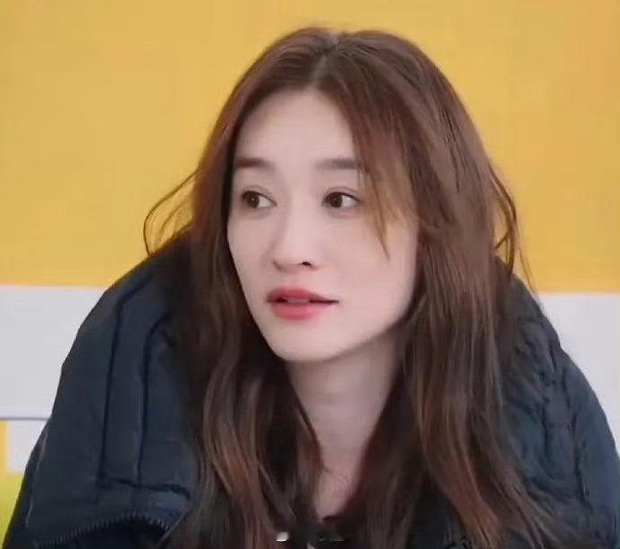 光看脸谁能想到李小冉今年已经50岁了 