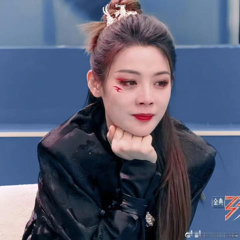 #陈丽君选戚薇吧她快碎了#戚薇真的是很懂陈丽君的，完全感受到了两个人真挚而又美好