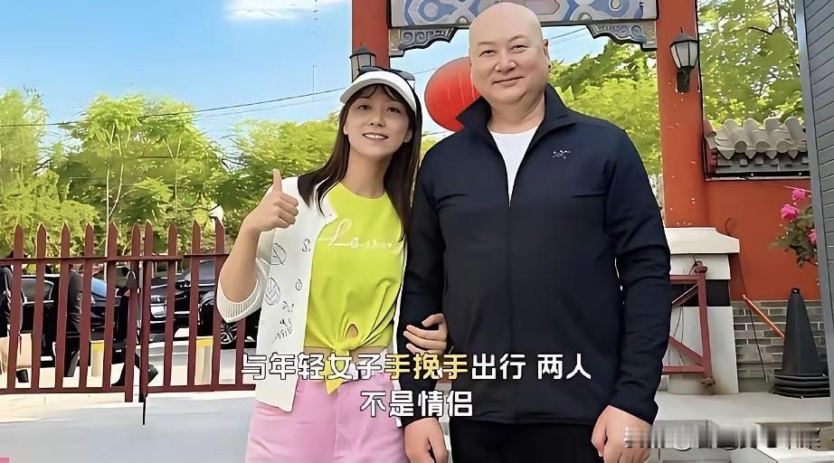 天呐，差点没认出来，真人巨帅！