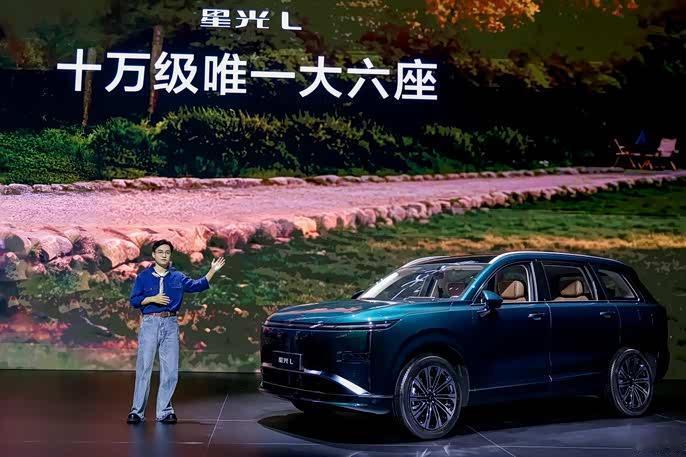 从三代同堂的全家出游，到年轻人奔赴山野的旷野自驾，从工作日的日常通勤代步，再到周