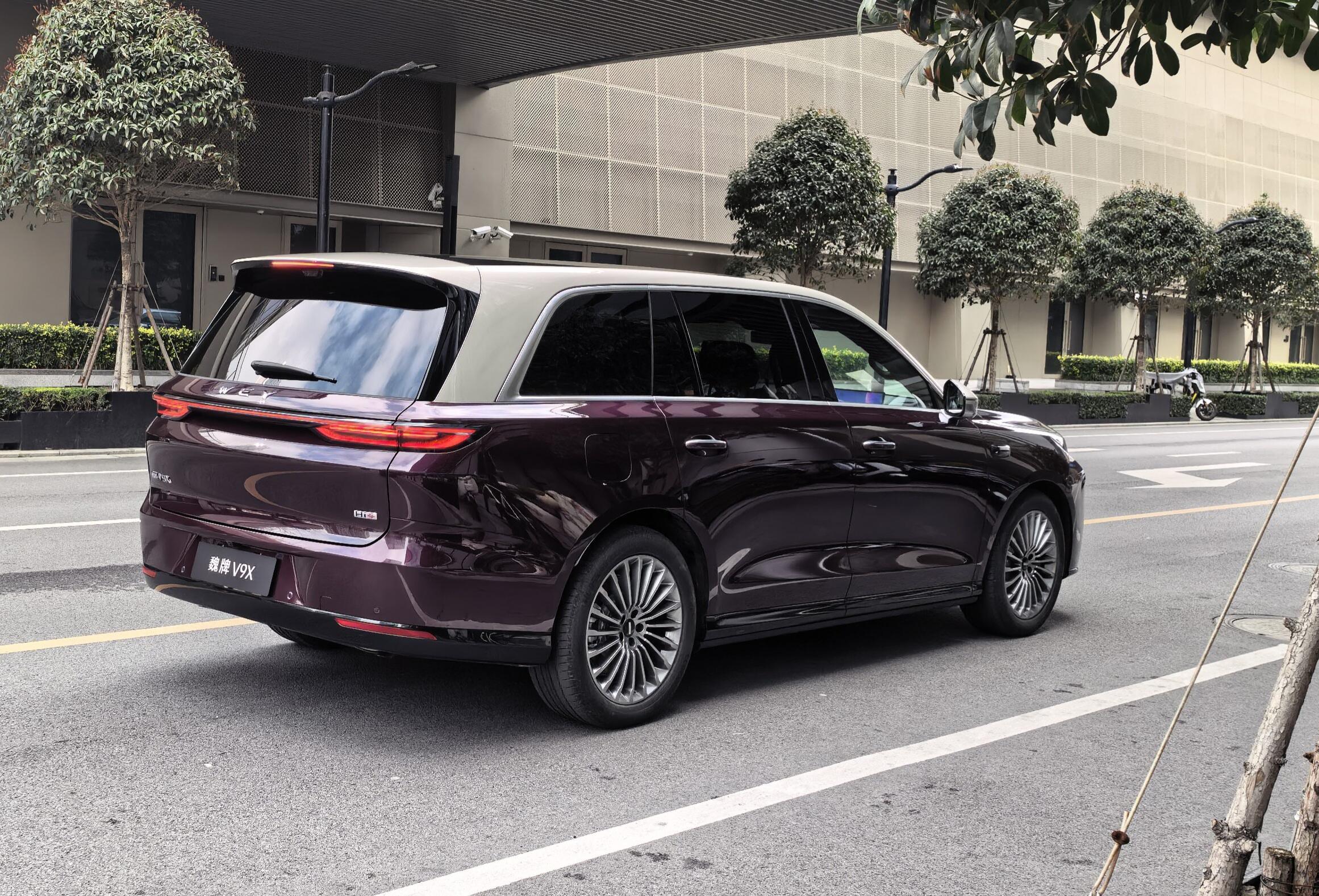 魏牌v9x 被网友拍到实车了大家感受一下新车