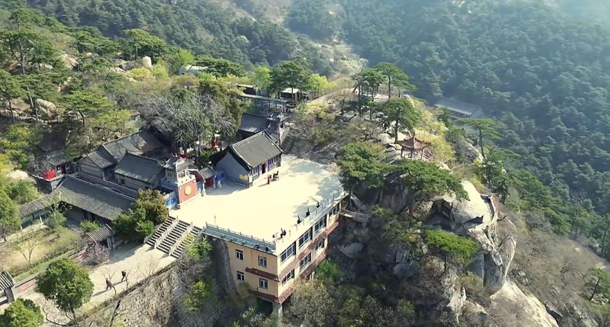 辽宁医巫闾山风景名胜区。寻幽医巫闾，不负镇山约 。悬崖仙谷 登山圣地 旅游登山好