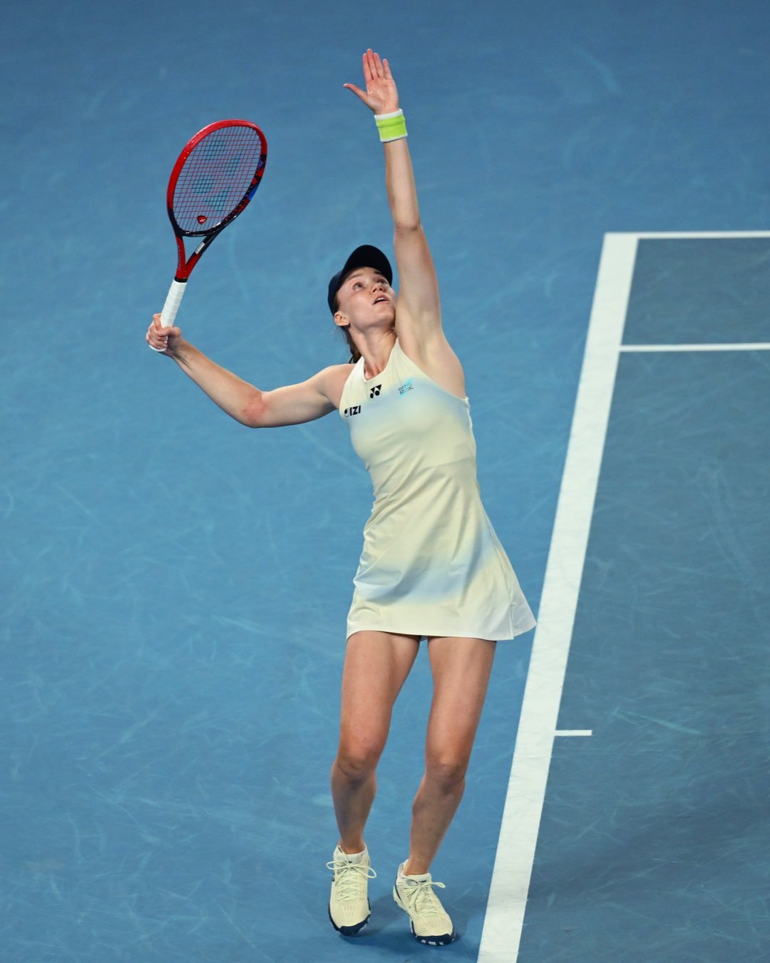 2026年澳网女单决赛莱巴金娜以6-4 / 4-6 / 6-4击败萨巴伦卡，首次