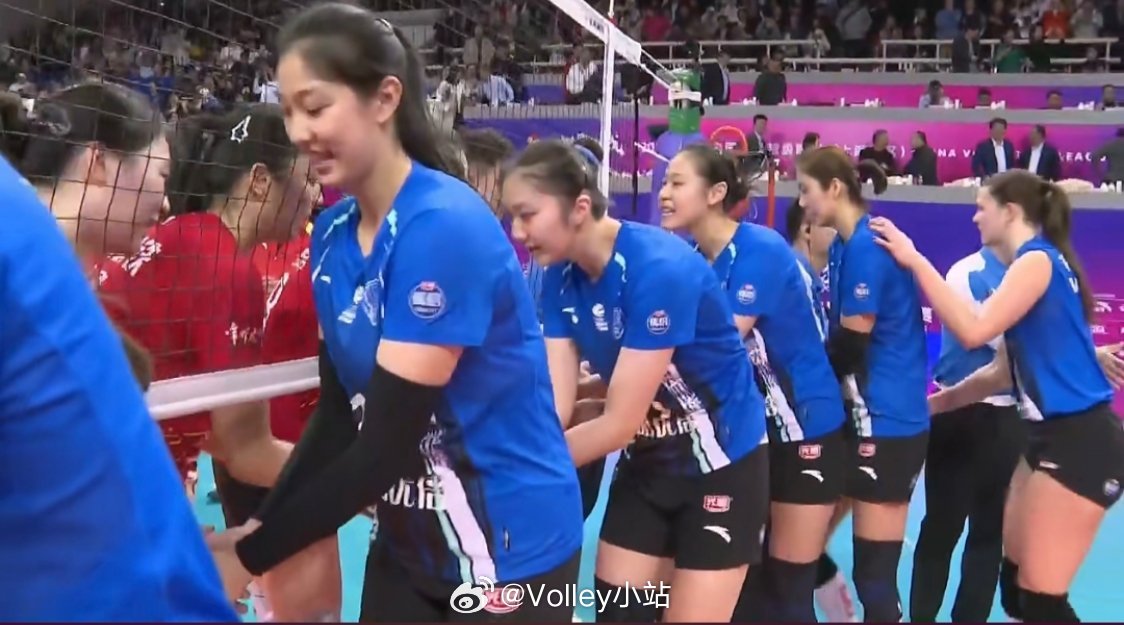 上海女排时隔25年再夺联赛冠军！排超联赛2025-2026中国排球超级联赛 上海
