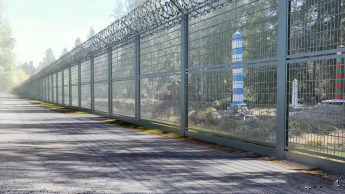 芬兰开始为俄芬边境围栏工程支付征地补偿款

芬兰边防局宣布，首批补偿款已发放给因