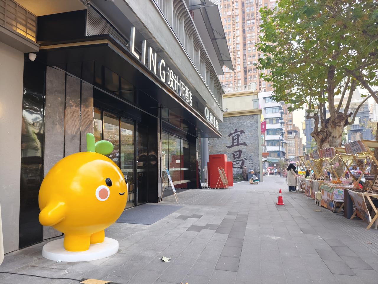 恭喜！达到六项，你就属于幸福的人：
 一、没有欠款
二、原配夫妻
三、子女绕膝