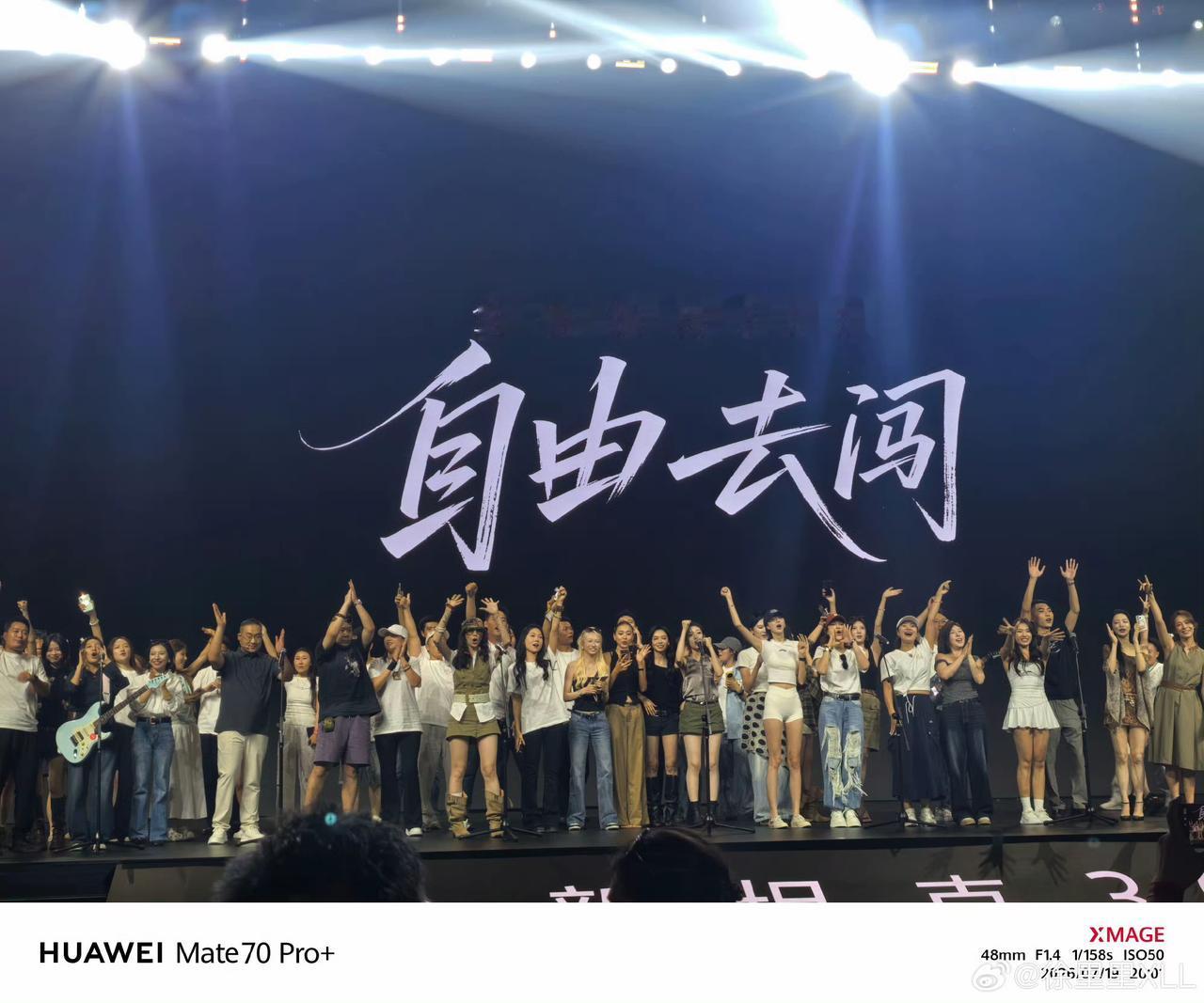 全新坦克300来了，性价比拉满了，让我没想到的事最后合影都是小姐姐，谁说长城的车