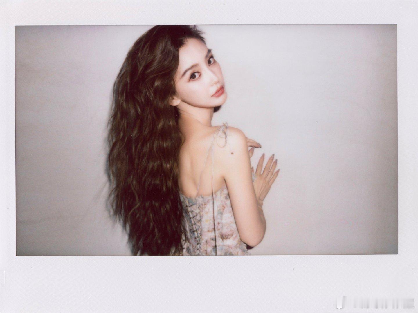 被Angelababy美到就是轻而易举，撕拉片的神赛道再添一人☝🏻️ 新年快乐