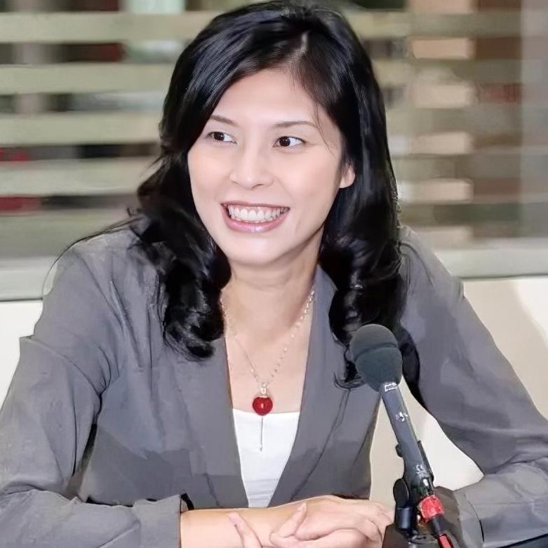 挺好奇：国民党主席郑丽文这次访问大陆，会坚持她一贯风格，即兴发言呢？还是会准备讲