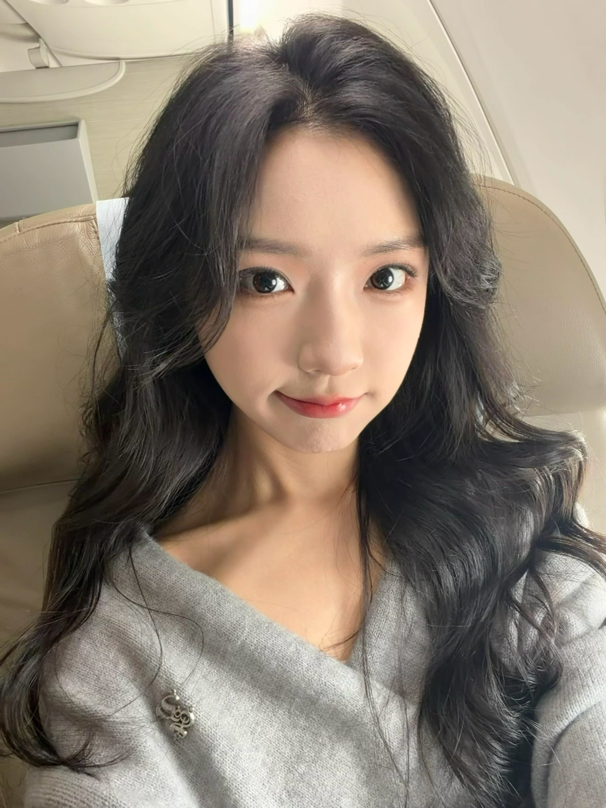 王云云Yuncy[超话]  吃完热干面✈️🛫 ​​​