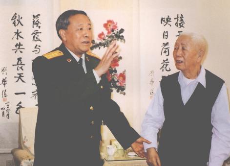陈炳德上将专门来看望刘华清老将军。刘华清曾任军委副主席，他是老红军，戎马一生战功