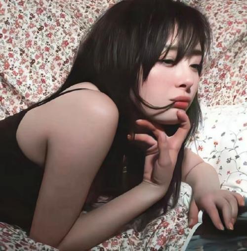 那个混血女孩一开口，东北话那叫一个“杠杠滴”！她那独特的腔调，把东北话的豪爽直白