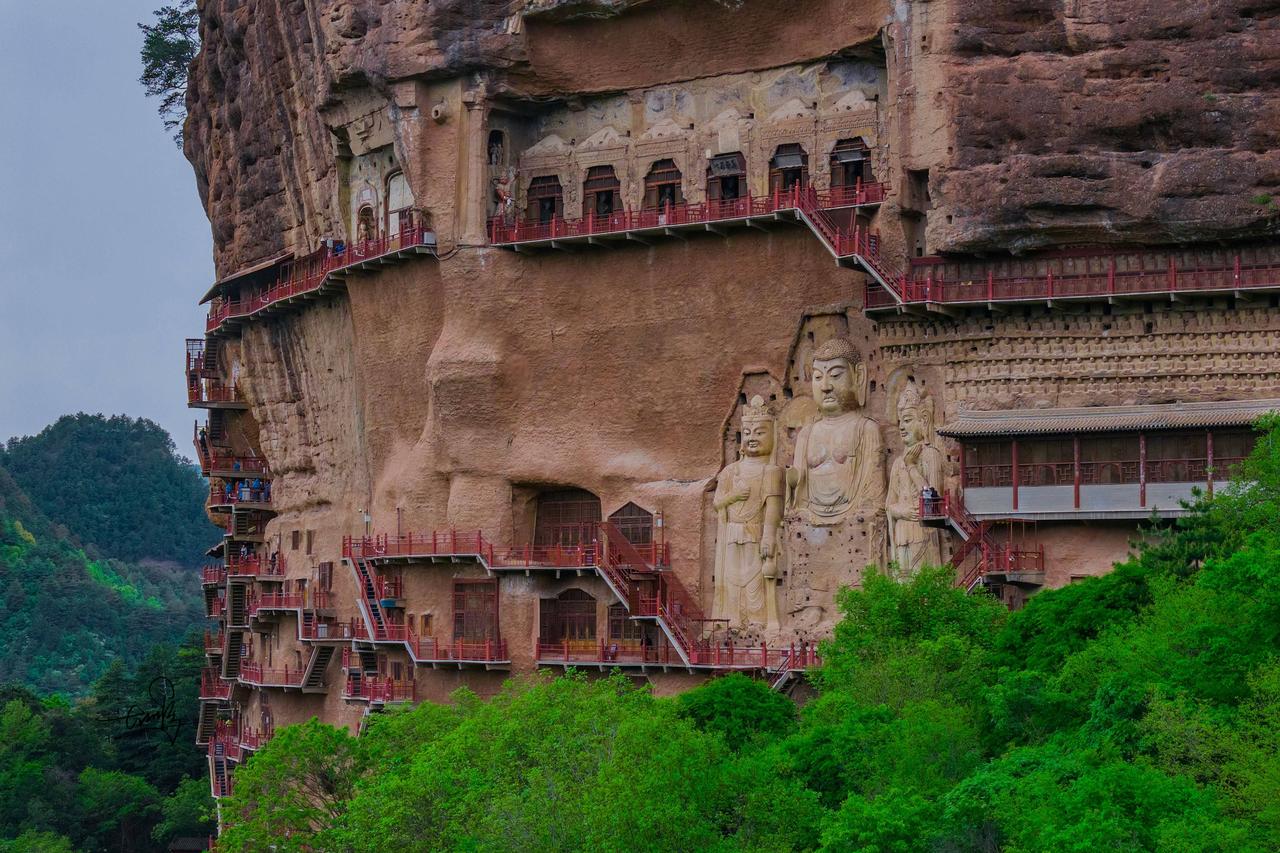 探秘麦积山石窟，邂逅绝美人间仙境

下雨天一定要来麦积山石窟感受这份奇绝！它可是
