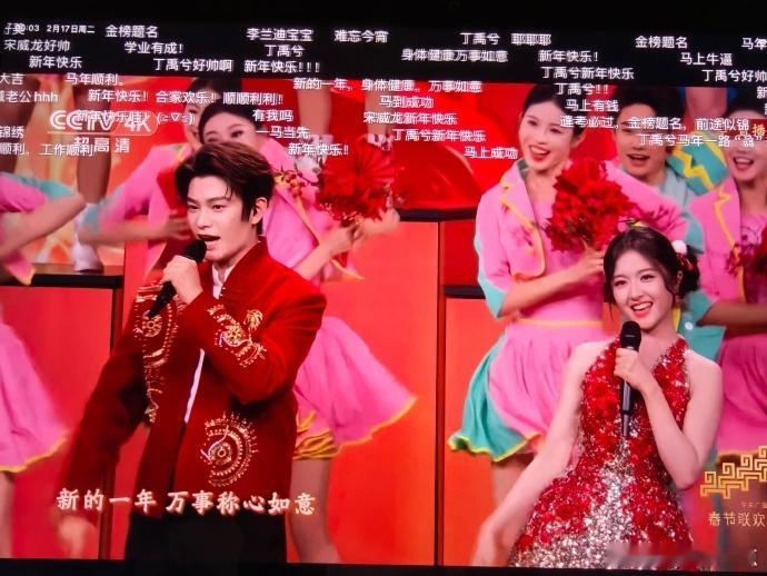 李兰迪摇晃脑袋好萌李兰迪笑起来好明媚 李兰迪摇晃脑袋好萌！！！！笑起来好明媚 