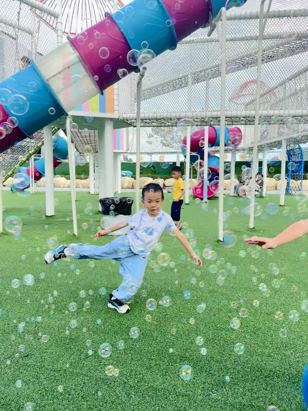 一个很适合“怕黑”的高敏感小孩玩的小游戏。