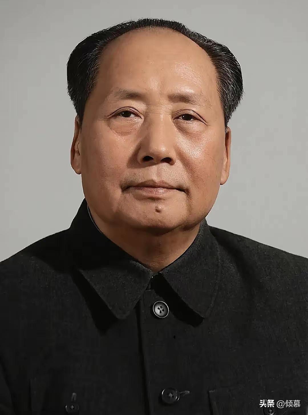 时代不停向前流转，但毛泽东思想并不会封存在过往的岁月里。它不是书本上静止的文字，