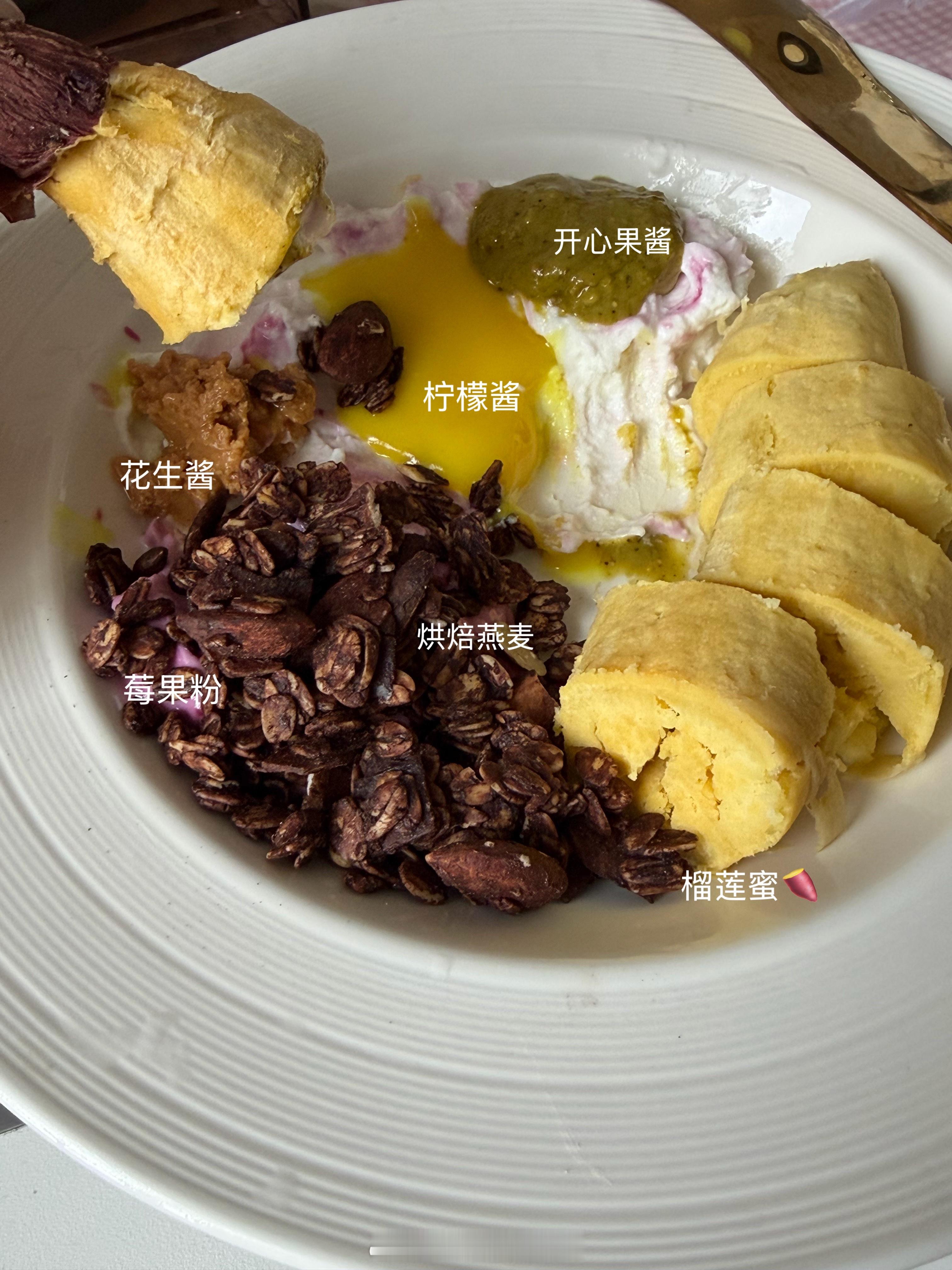 //今天10:30🍠更新vlog//-昨晚电闪雷鸣⛈️又是雨季 偶尔放晴常常雨