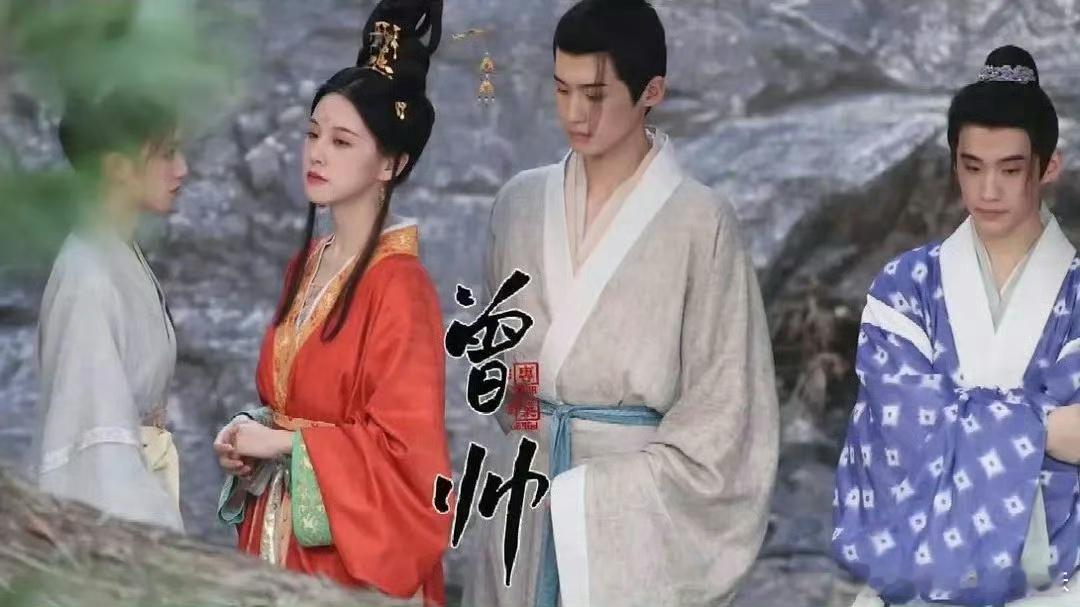 我只能祝愿江湖夜雨十年灯的复原后面渐入佳境，造型师多多学习。 ​​​