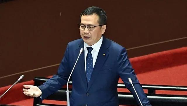 罗智强宣布参选国民党主席，郑丽文还有戏吗？有意思的是，目前报名参选的6人中，选前